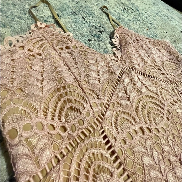 Pink Lace Dress - Picture 4 of 5